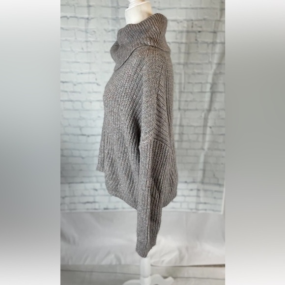 Express Gray Rainbow Metallic Oversized Slouchy Turtleneck Knit Sweater size M‎ - Picture 3 of 15
